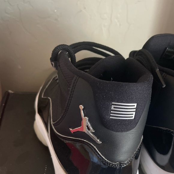 Jordan 11 junkies sz 11